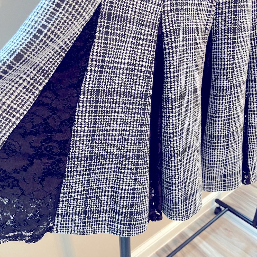 roz&ALI black and white work dress with lace slip.